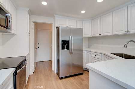 353 Stanford Ct #20 Irvine, CA 92612