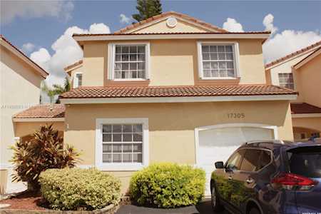 17305 NW 7th St Pembroke Pines, FL 33029
