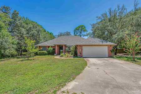 9365 Stonehurst Ct Navarre, FL 32566