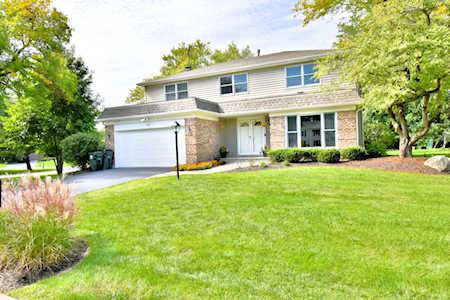 990 Commonwealth Ct Barrington, IL 60010
