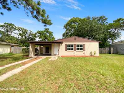 6231 Commodore DR Jacksonville, FL 32244