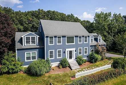 15 Constitution Dr Southborough, MA 01772
