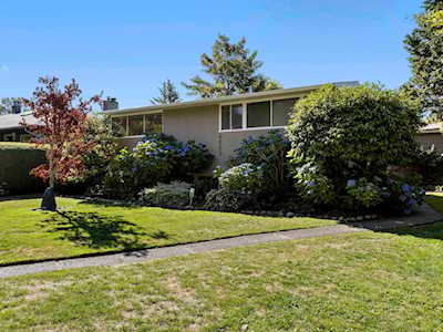 4862 Queensland Road Vancouver, BC V6T 1G2