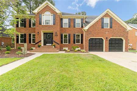 920 Forest Lakes Dr Chesapeake, VA 23322