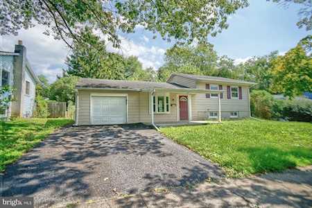 1040 Lakewood Dr Harrisburg, PA 17109