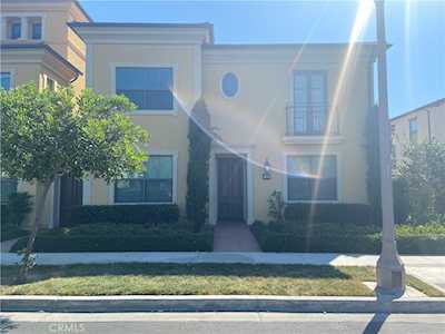 122 Crescent Moon Irvine, CA 92602