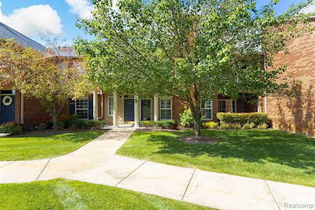 5293 Brookemonte Circle Rochester, MI 48306