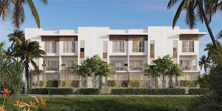 1028 Sunset Point Rd #R2 Clearwater, FL 33755