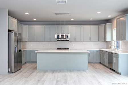 822 Ramona Ave Spring Valley, CA 91977