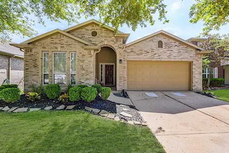 13106 Shallow Falls Ln Pearland, TX 77584