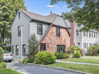 51 Overlook Ter Bloomfield Twp., NJ 07003