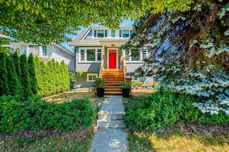 1286 Renfrew Street Vancouver, BC V5K 4B9