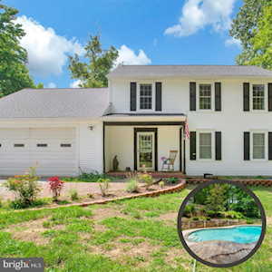 4239 Baden Dr Huntingtown, MD 20639