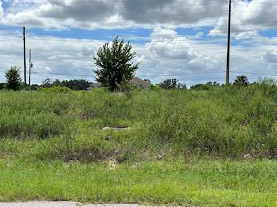916 Desmoines Way Poinciana, FL 34759