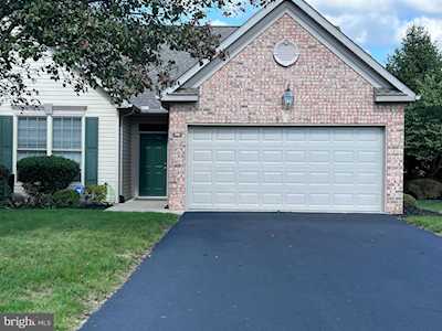 301 S Lakeview Dr Harrisburg, PA 17110