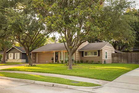 5334 Schumacher Ln Houston, TX 77056