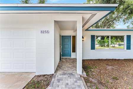 3255 S Lockwood Ridge Rd Sarasota, FL 34239