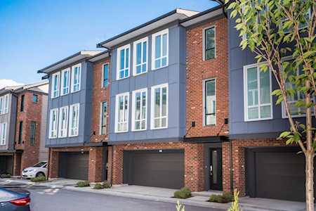 15898 27 Avenue #77 Surrey, BC V3Z 0T2