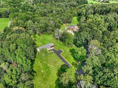 22 Bigelow Rd North Brookfield, MA 01535
