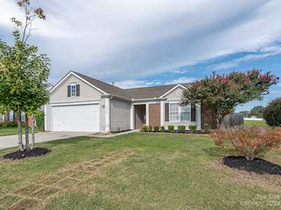 3802 Cardinal Bluff Ln Indian Trail, NC 28079