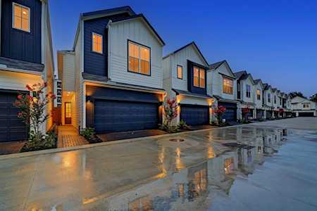 5913 Haring Lane Houston, TX 77091