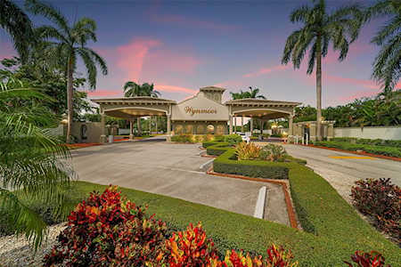 2301 Lucaya Ln #F1 Coconut Creek, FL 33066