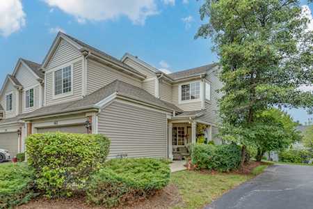 62 W Briarwood Dr Streamwood, IL 60107