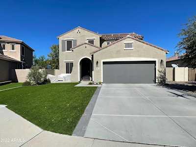 2976 E Meadowview Drive Gilbert, AZ 85298