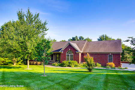 209 Oak Ridge Dr Taylorsville, KY 40071