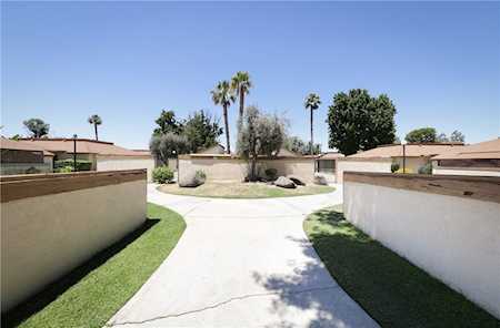 1001 Mcdonald Way #32 Bakersfield, CA 93309