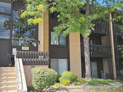 6190 Pinewood Ct #302 Willowbrook, IL 60527