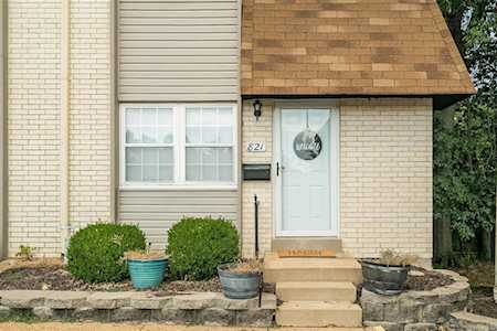 821 Portsdown Rd Ballwin, MO 63011