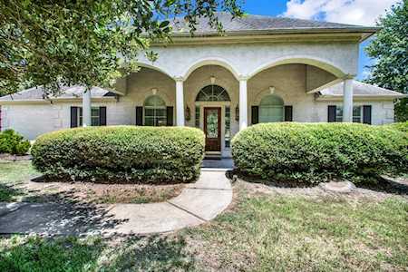 17522 N Yaupon Circle Tomball, TX 77377