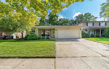 6122 Willow Creek Canton Twp, MI 48187