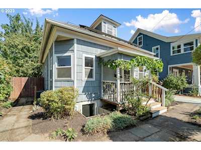 8017 N Willamette BLVD Portland, OR 97203