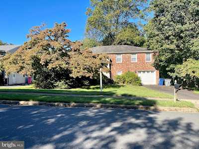2006 Freedom Ln Falls Church, VA 22043