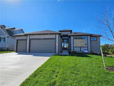 22015 W 100th Terrace Lenexa, KS 66220
