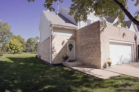 9406 Lindsay St Orland Hills, IL 60487