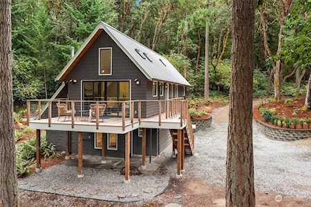 25311 75th Ave SW Vashon, WA 98070
