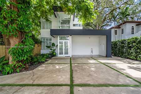 5720 Coral Way Miami, FL 33155