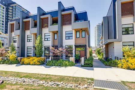 2060 Curling Road #161 North Vancouver, BC V7P 0E1