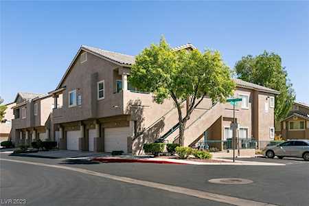 2052 Quarry Ridge St #207 Las Vegas, NV 89117