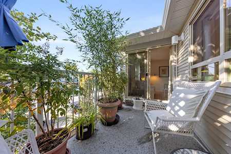 1615 Frances Street #310 Vancouver, BC V5L 1Z3