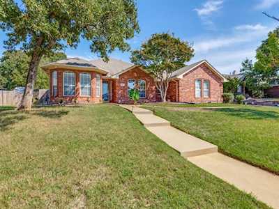 1247 Cross Creek Drive Kennedale, TX 76060