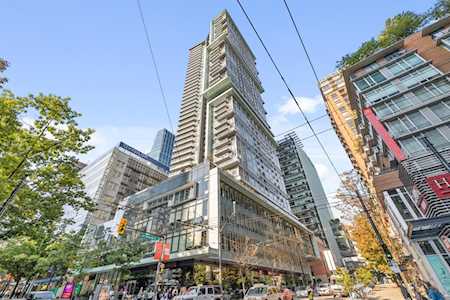 777 Richards Street #2202 Vancouver, BC V6B 0M6