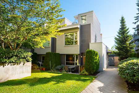 2717 Prince Edward Street Vancouver, BC V5T 4V8