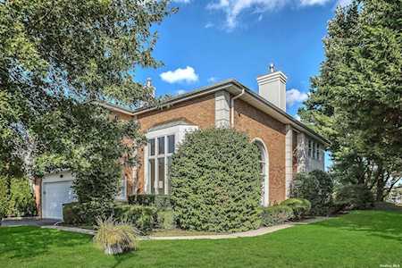 22 Hamlet Dr #22 Commack, NY 11725