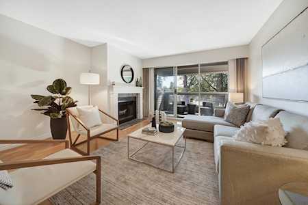 932 Robinson Street #204 Coquitlam, BC V3J 7R8