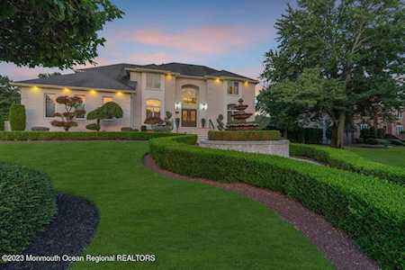 2 Beena Way Manalapan, NJ 07726