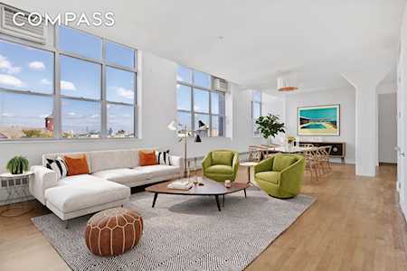 970 Kent Ave #512 Brooklyn, NY 11205